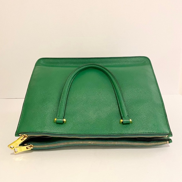 Prada Saffiano Cuir Large Double Zip Tote in Verte - Picture 7 of 15